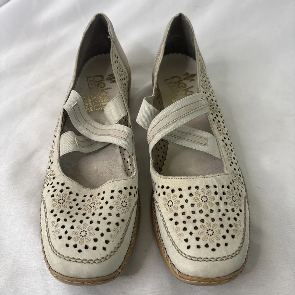 Rieker Antistress Perforated Floral Cutout Mary Jane 40 8.5/9 Cottagecore Flats